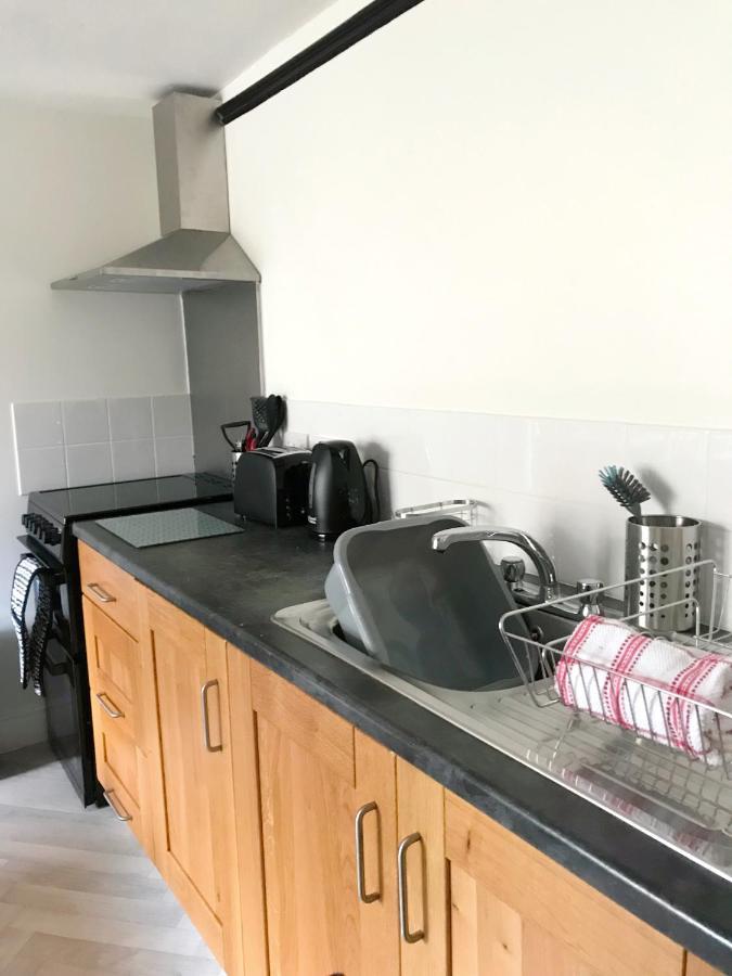 The Beach Hut - 1 Bedroom Apartment Near The Beach Bournemouth Bagian luar foto