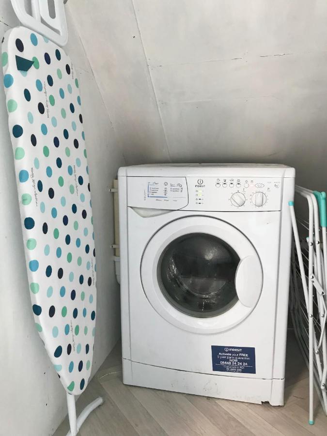The Beach Hut - 1 Bedroom Apartment Near The Beach Bournemouth Bagian luar foto